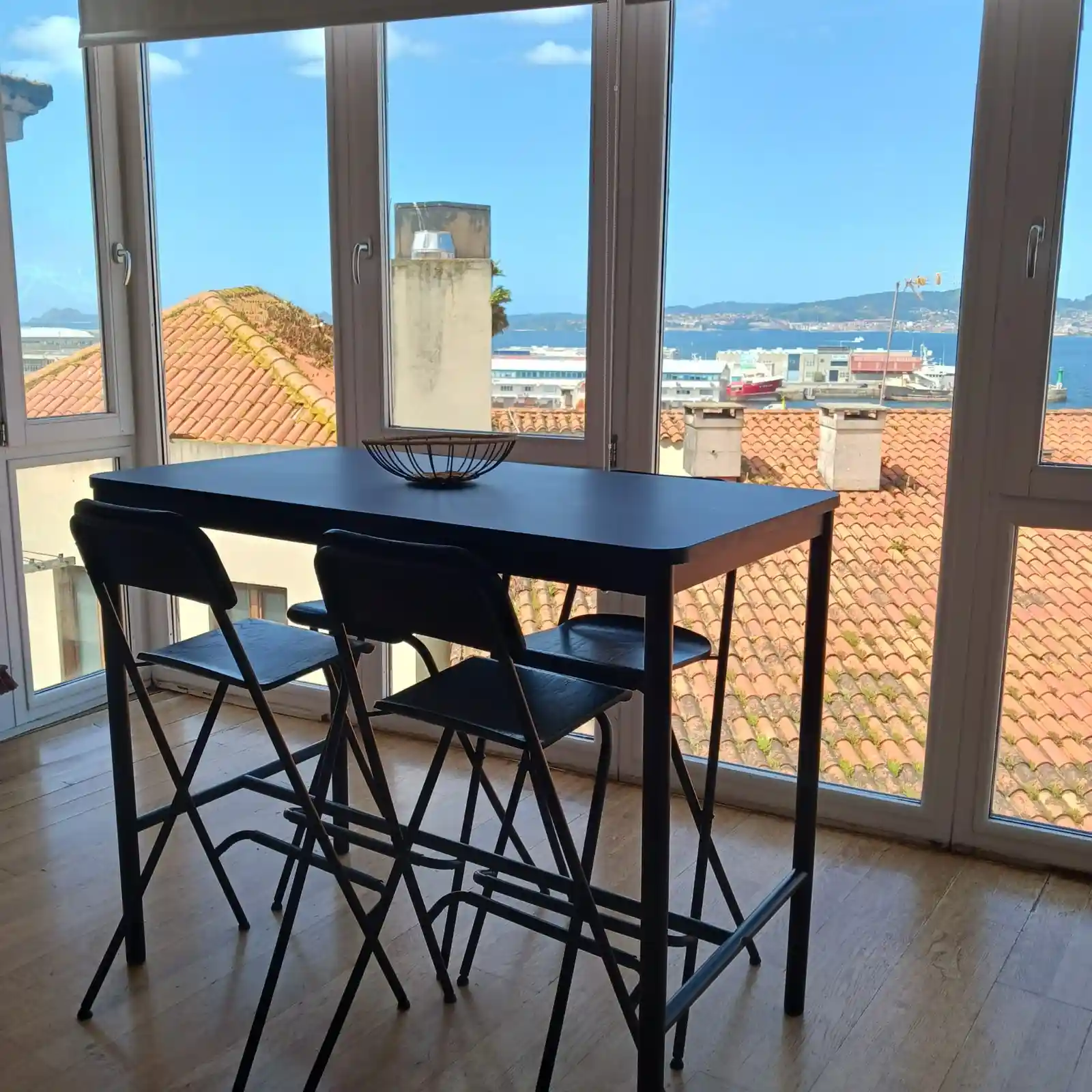 moderno estudio en el casco viejo de vigo